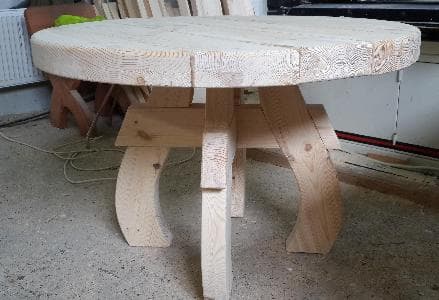 деревянный круглый стол для дачи